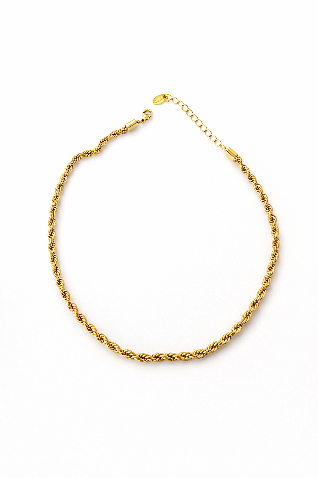 Collier chaîne torsadée dorée style rope porté au cou en acier inoxydable - bijou femme tendance | Fofa & Lilou Maroc